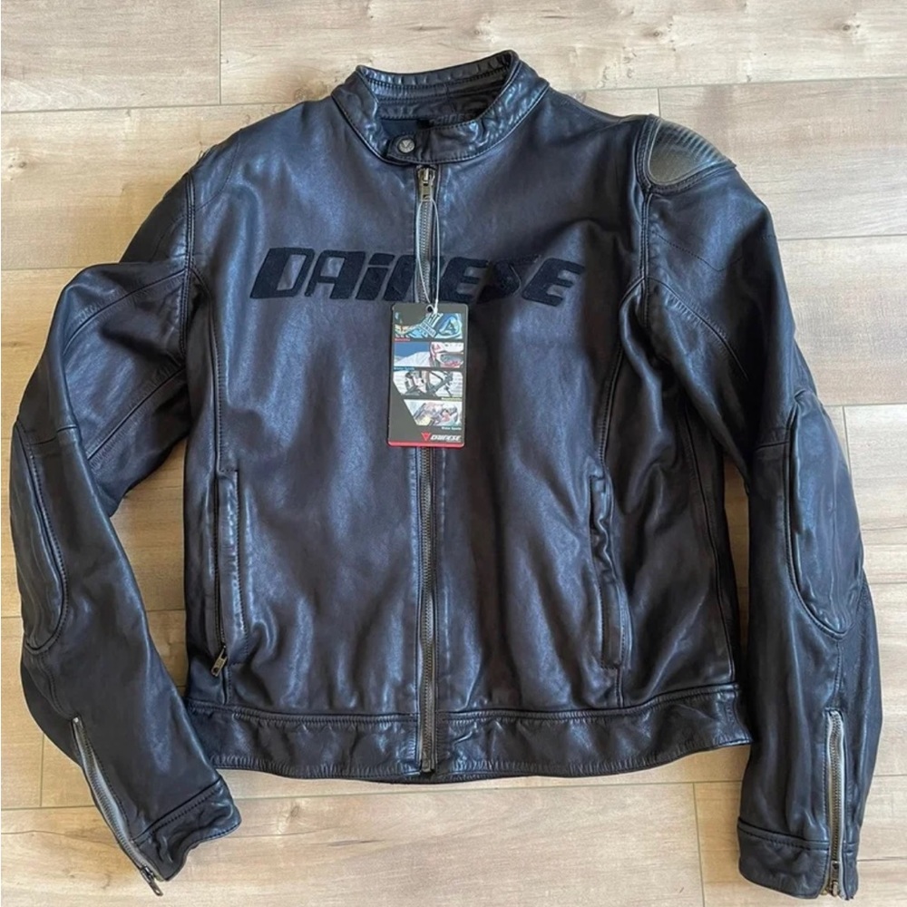 Dainese Carbon Pelle Nero Performance Motorcycle Leather Jacket NWT Sz 54 {EURO}
